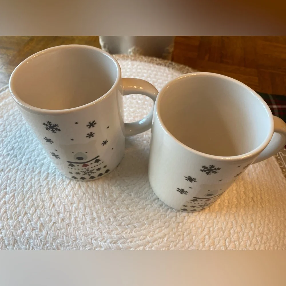 Crate & Barrel FOREST FRIENDS - POLAR BEAR 12oz Mug 2022 Joan Anderson 687-355
